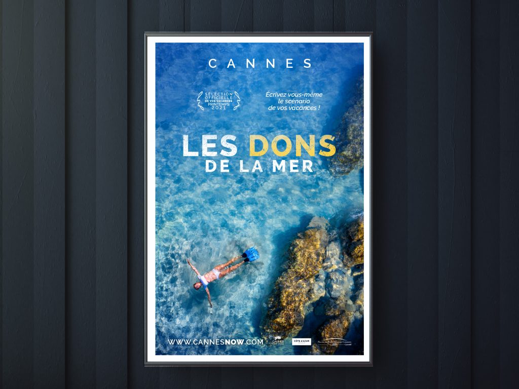 Blank picture frame on a concrete wall, mock up 3D Render